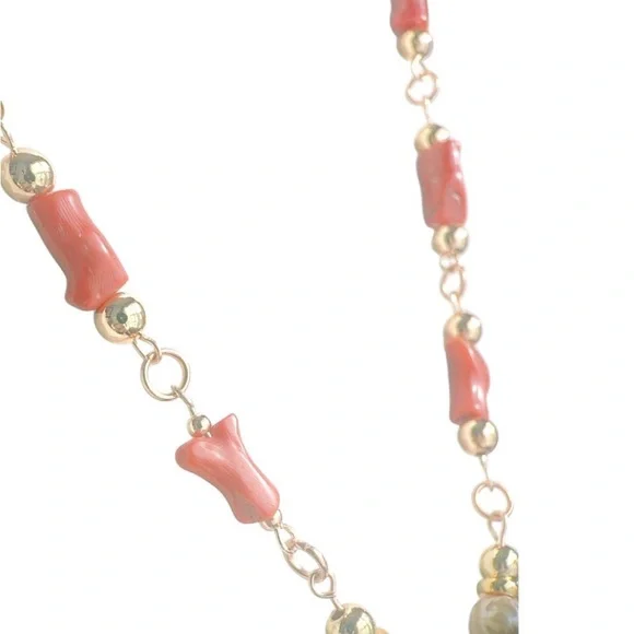 Elegant Natural Vintage Red Coral and Gold Necklace
